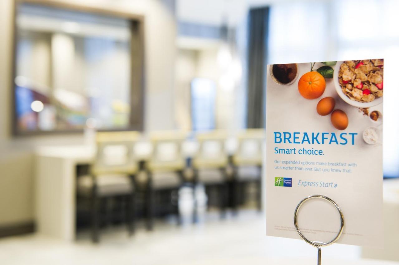Holiday Inn Express And Suites Madison Central By Ihg Eksteriør billede