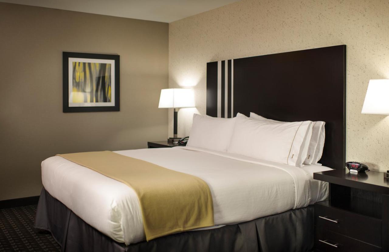 Holiday Inn Express And Suites Madison Central By Ihg Eksteriør billede