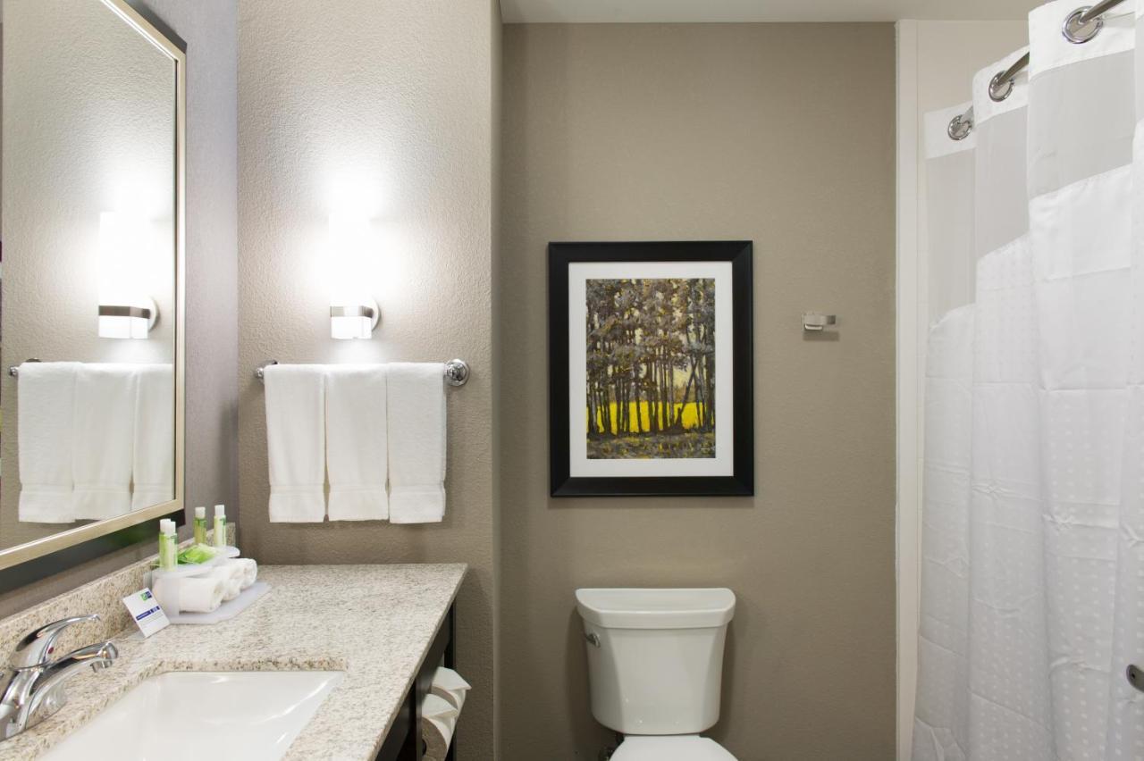 Holiday Inn Express And Suites Madison Central By Ihg Eksteriør billede