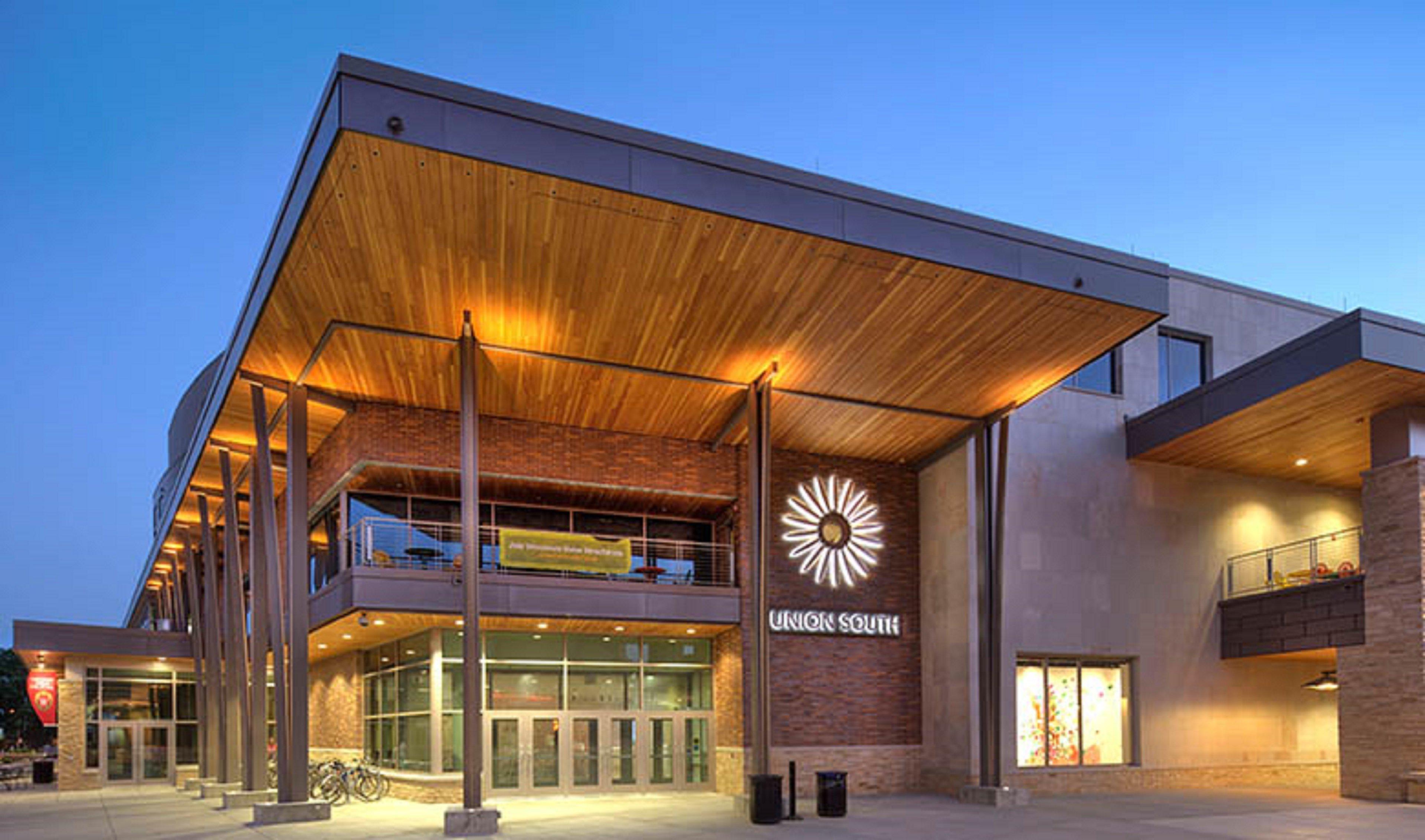Holiday Inn Express And Suites Madison Central By Ihg Eksteriør billede