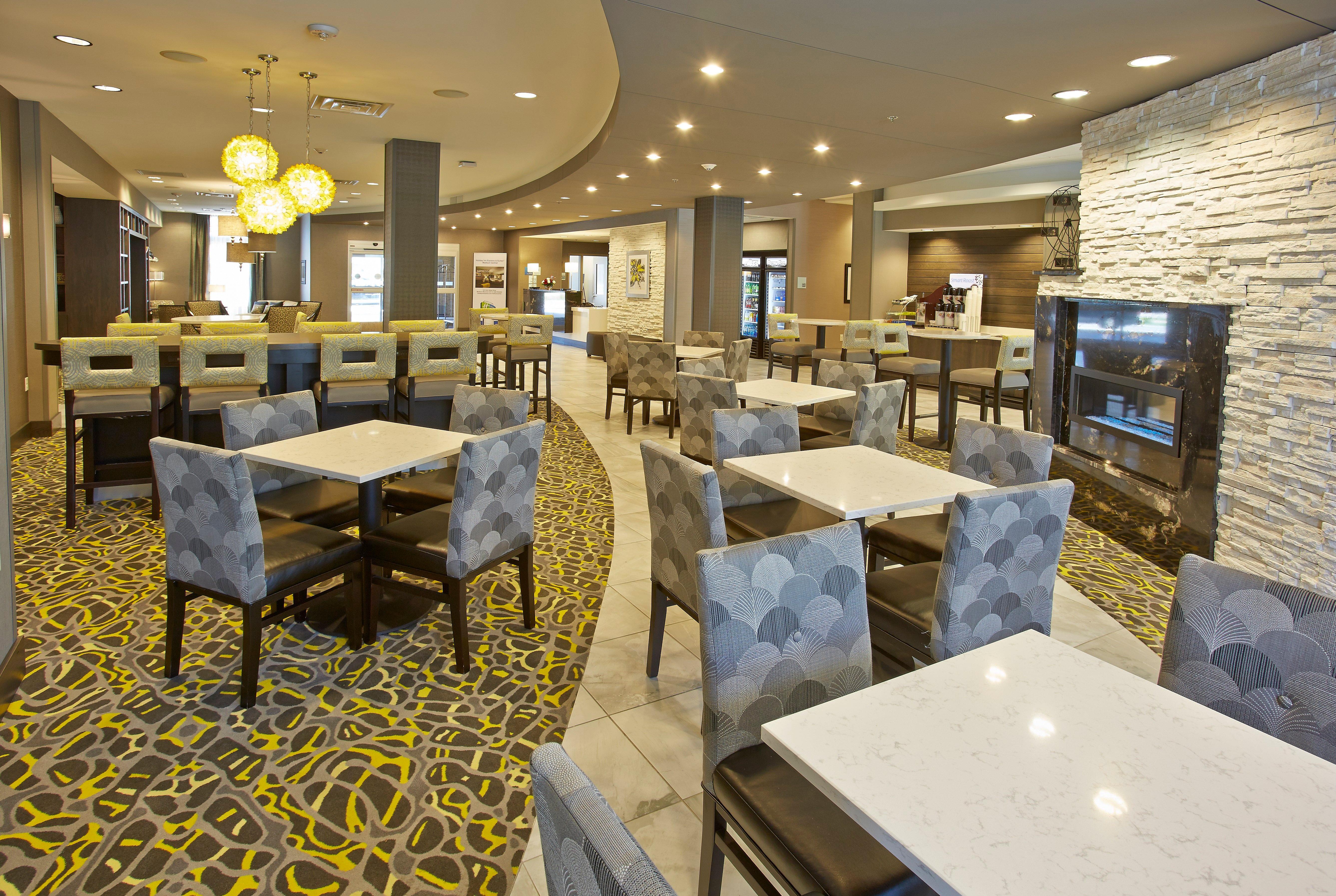 Holiday Inn Express And Suites Madison Central By Ihg Eksteriør billede